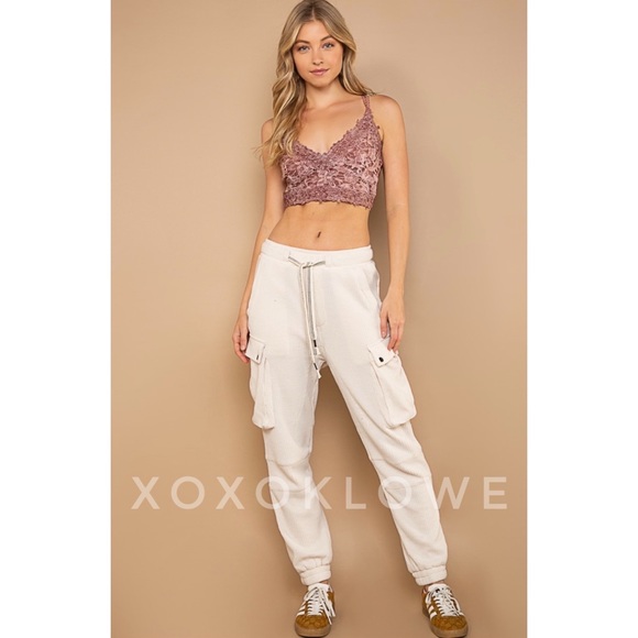 POL Waffle Knit Slouchy Cargo Joggers in Cream - Picture 5 of 13